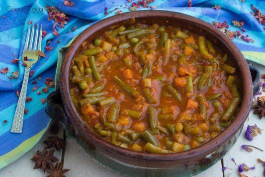 Mix Vegetables With Meat Pottery Casserole