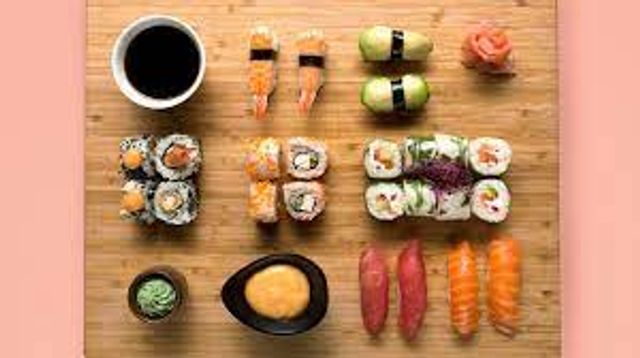 6 Fried Cheddar Roll Pieces With 4 Usa Roll Pieces Offer