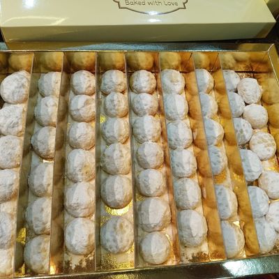 One kilo of plain cookies