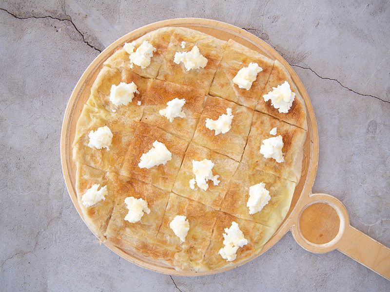 Qeshta With Honey Pie