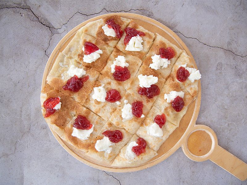 Qeshta With Jam Pie