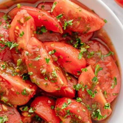 Tomato Salad With Garlic And Lemon