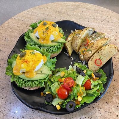 Avocado Poached Eggs