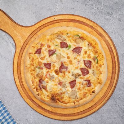 Beef And Chicken Lovers Pizza