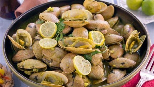 Baladi Clamshell Platter