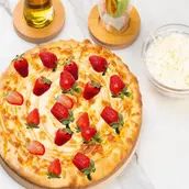 Manousheh With Qeshta & Strawberry