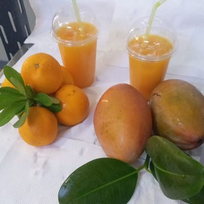 عصير مانجو طازج