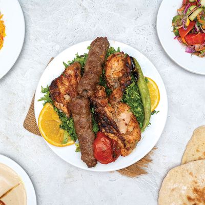 وجبة دجاج وكفتة