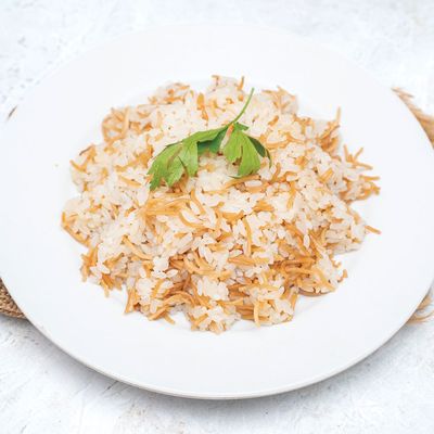 أرز أبيض مع شعيرية