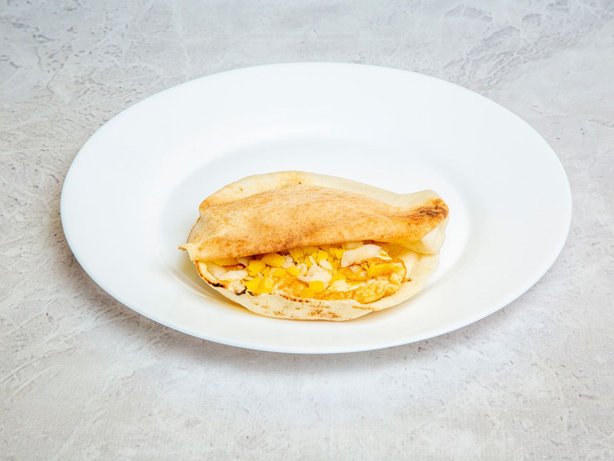 Omelette sandwich with Roumy cheese