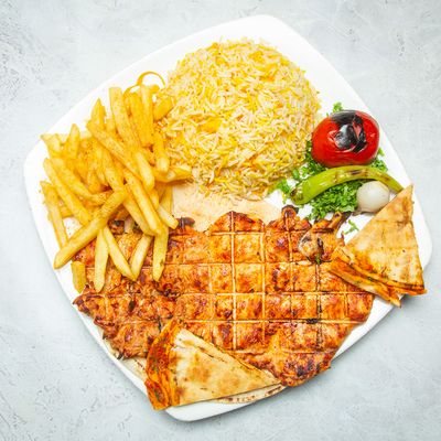 وجبة دجاج منزوع العظم مشوي على الفحم