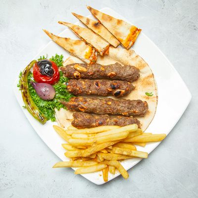 كفتة أنوس مشوية على الفحم مع المكسرات