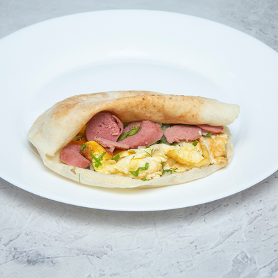 Dynamite with Eggs Sandwich