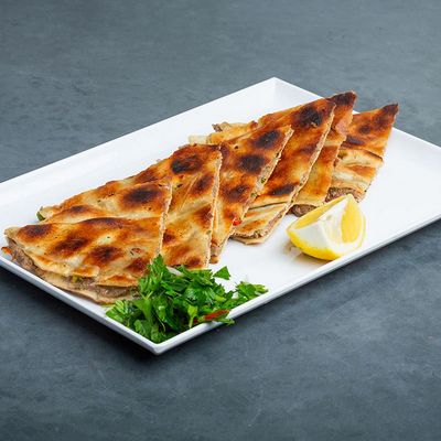 Arayes Kafta with Cheese