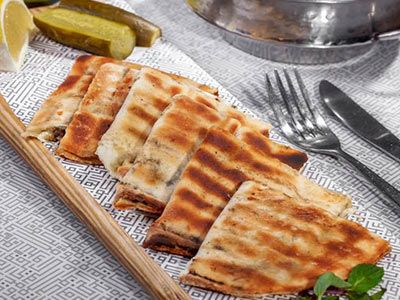 Arayes Soujouk With Cheese