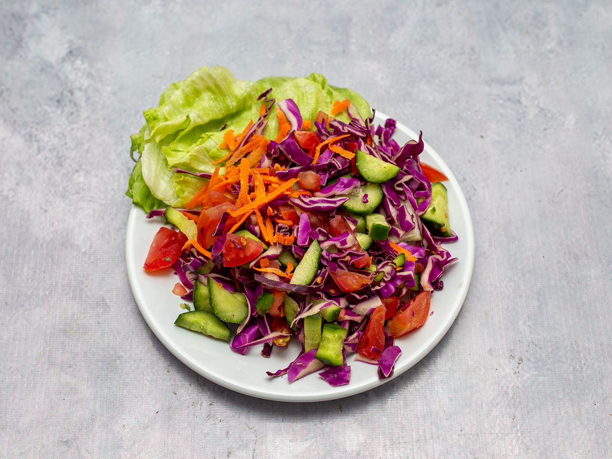 Green salad with peanuts butter