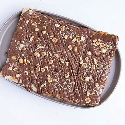 Banana chocolate pie with nuts