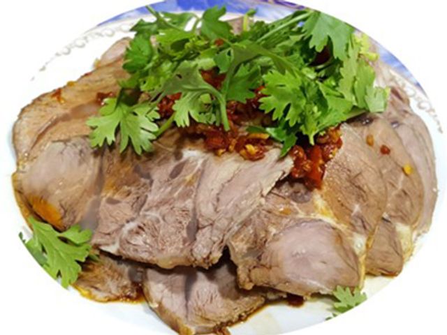 Beef Shank With Spices Platter