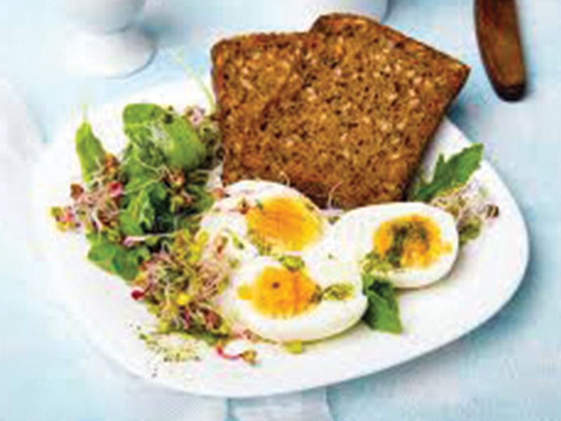 boiled eggs with toast
