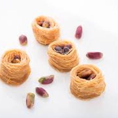 Kunafa stuffed roll