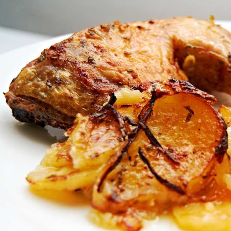 Chicken with potatoes tagine