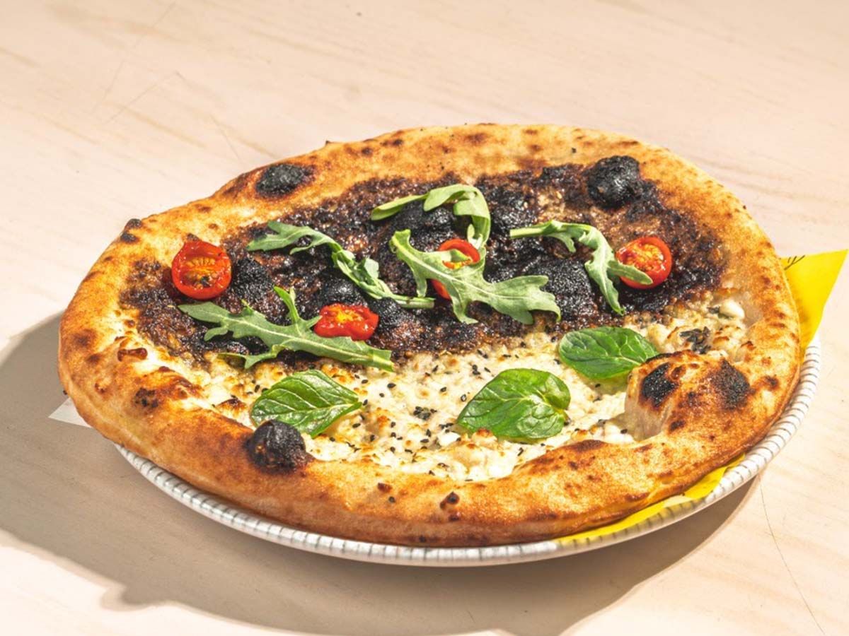 Cheese and zaatar pizette