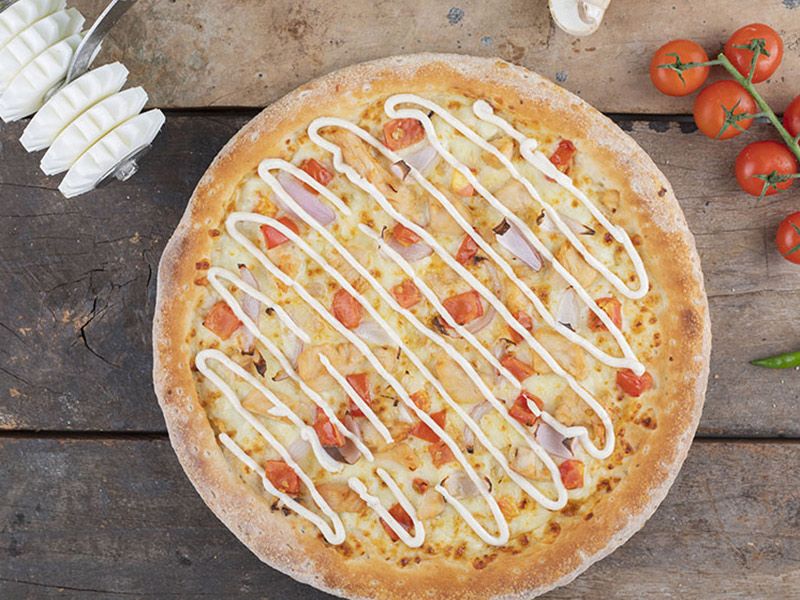 Chicken Shawerma With Garlic Dip Pizza