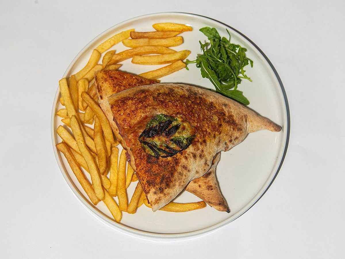 Pizzaiola Calzone