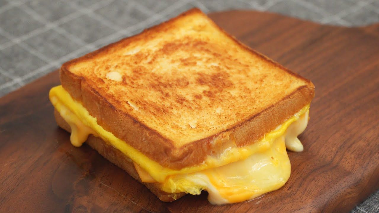 Fried Roumi Cheese Sandwich