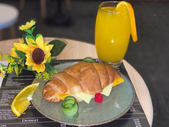 Cheddar Cheese Croissant
