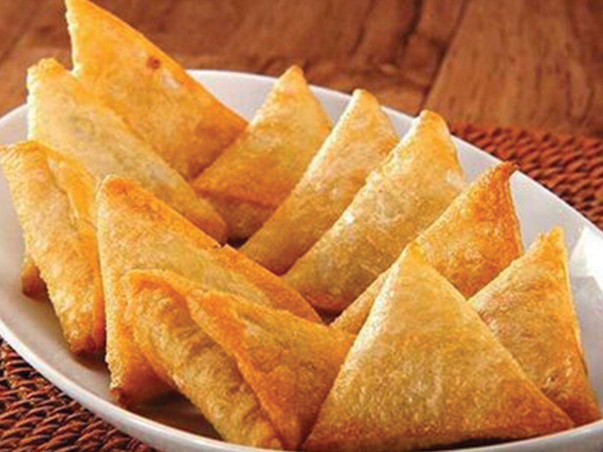Cheddar cheese sambousek
