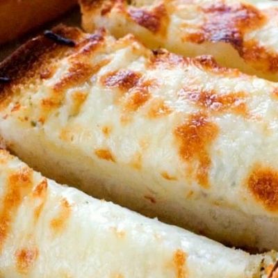 خبز بالجبن
