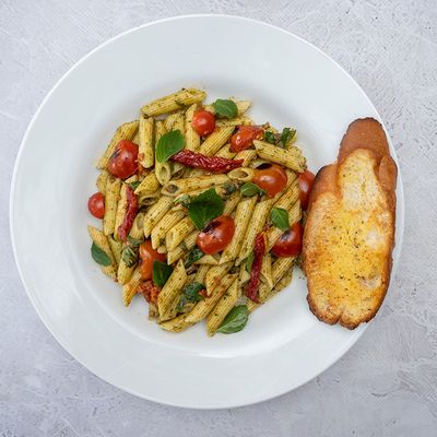 Cherry Tomato And Basil Pasta With Olive Oil