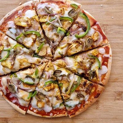 Chicken shawarma pizza