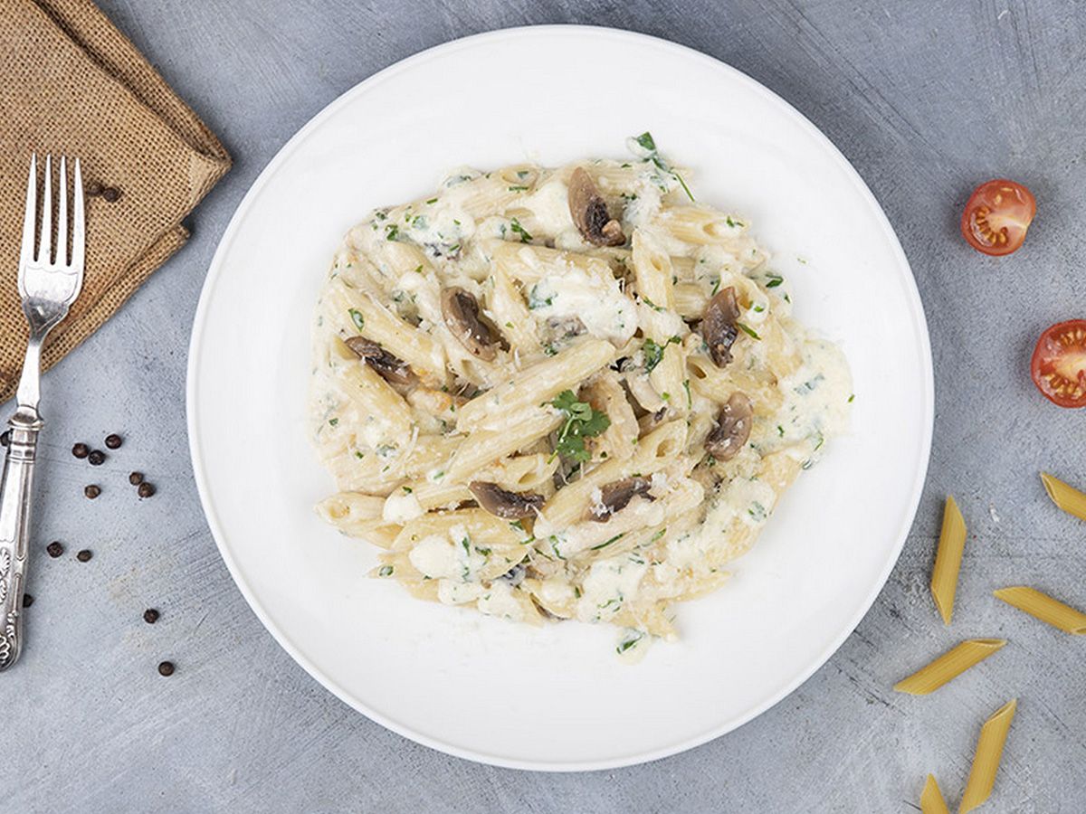 Chicken Alfredo pasta