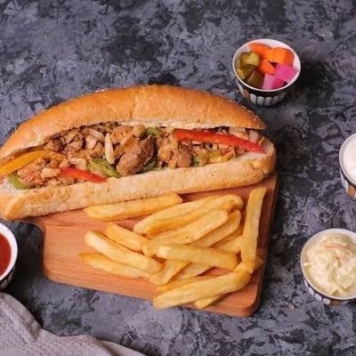ساندويتش فاهيتا دجاج بجبنة الموزاريلا