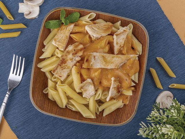Mix Chicken Sauce Pasta