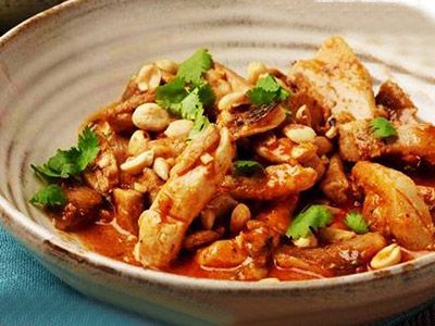 Chicken With Red Curry Sauce