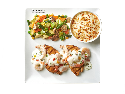 Chicken Shrimp & Salmon Sauce