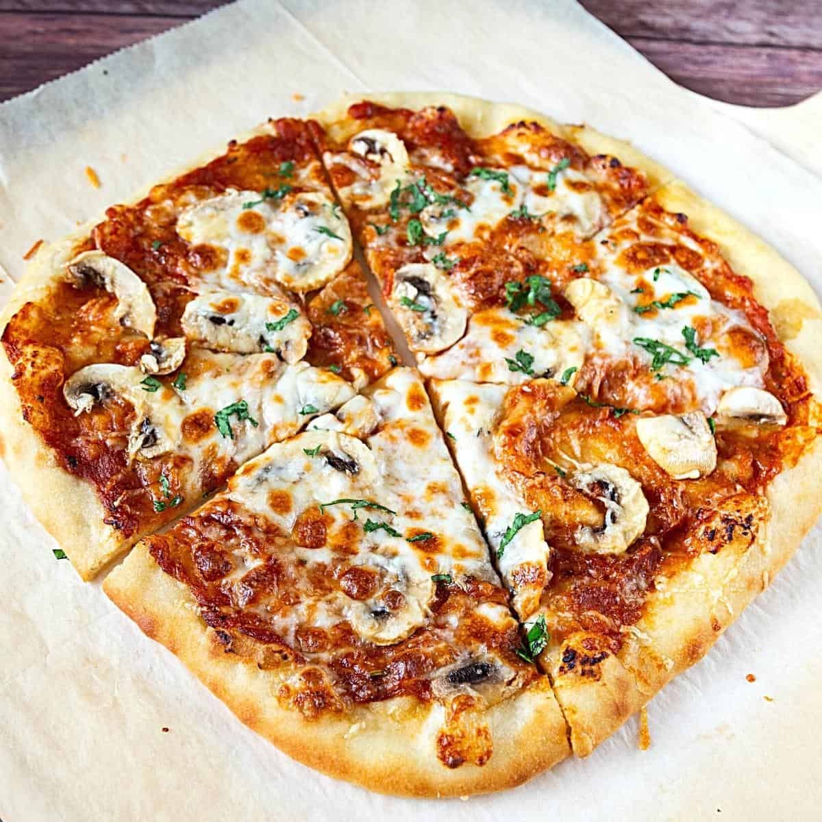Chicken oriental pizza