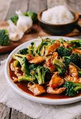 Chicken With Broccoli With Garlic Sauce Platter
