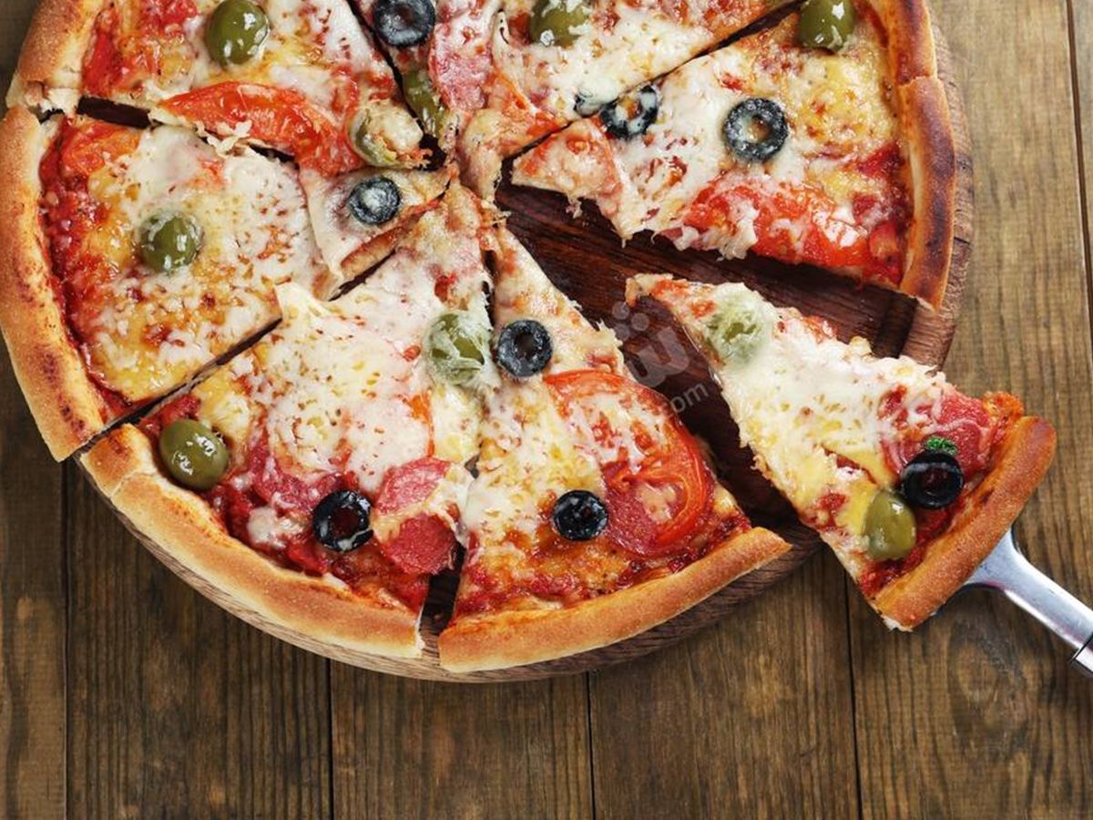 Hot dog pizza