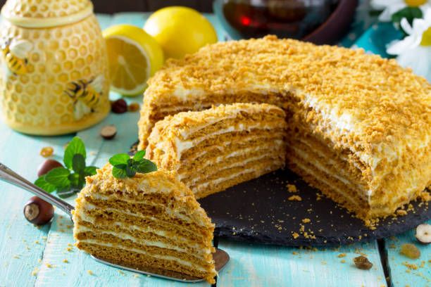 Qeshta With Honey Pie