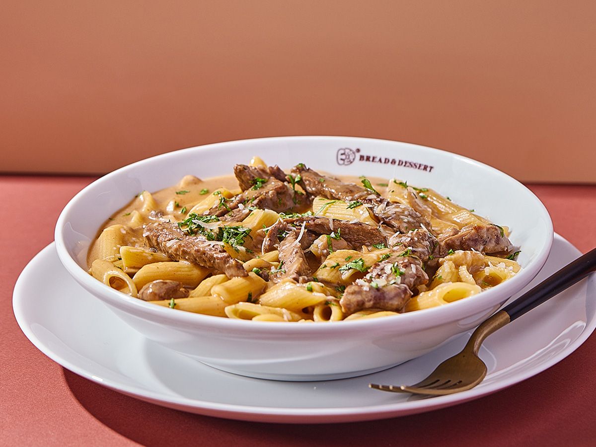 Creamy steak and mushroom pasta