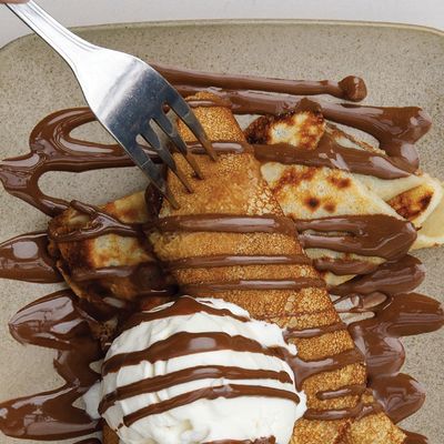 CREPE NUTELLA WITH VANILLA ICE CREAM