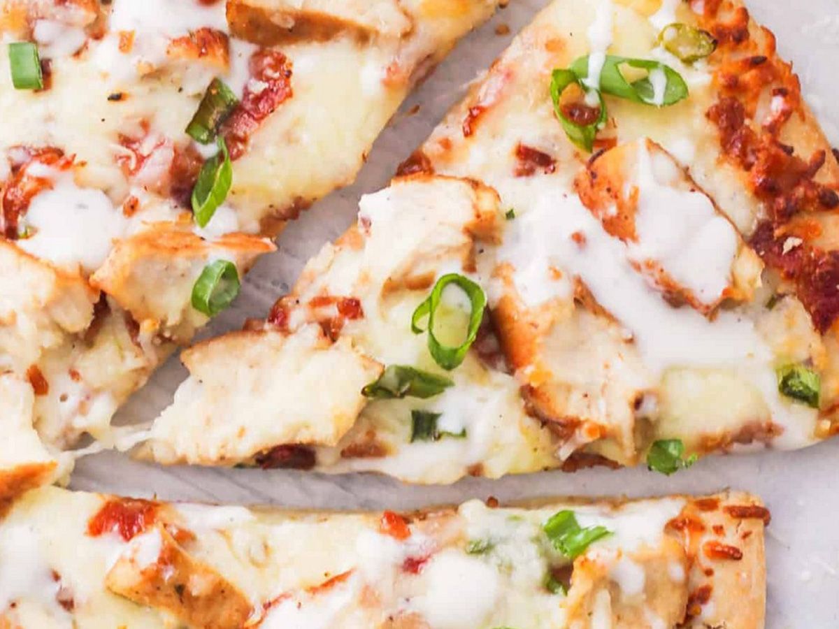 Crispy chicken Italian pizza