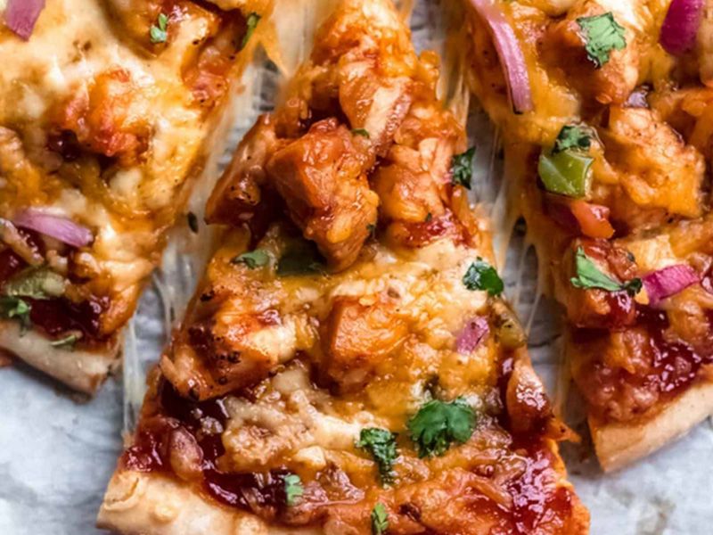 Crispy chicken pizza