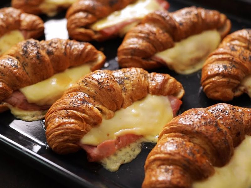 Mix Cheese Croissant