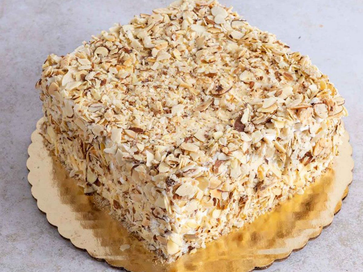 Crunch Almond Gateau
