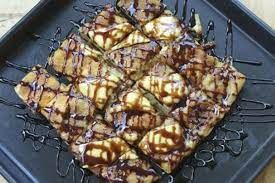 Custard Feteer With Milk And Sugar